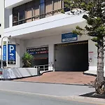 Relax In Luxury In Surfers Paradise!