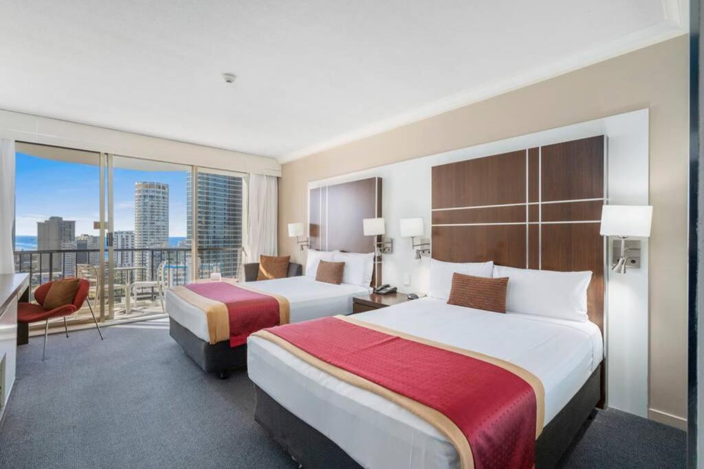 Relax In Luxury In Surfers Paradise! Apartment